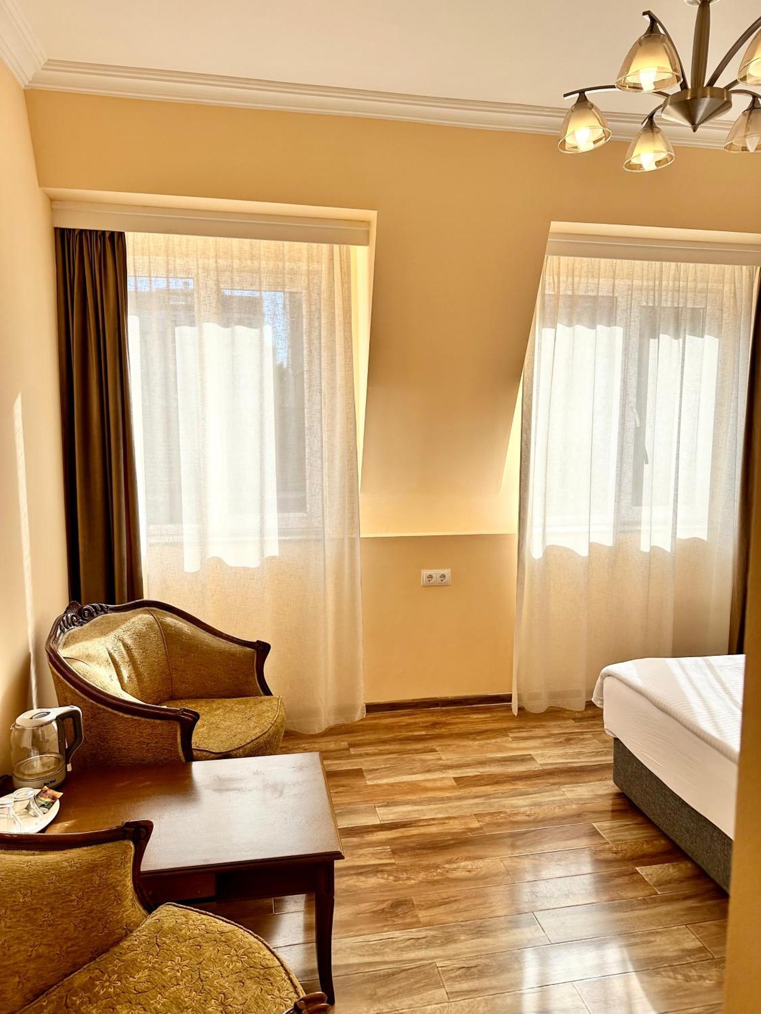Old Clty Hotel Batumi Luaran gambar